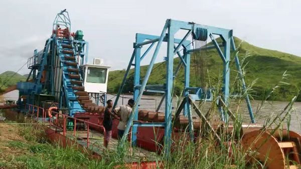 挖泥船CSD1680LD链斗系